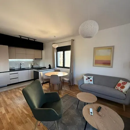 Cozy 2br Apartament